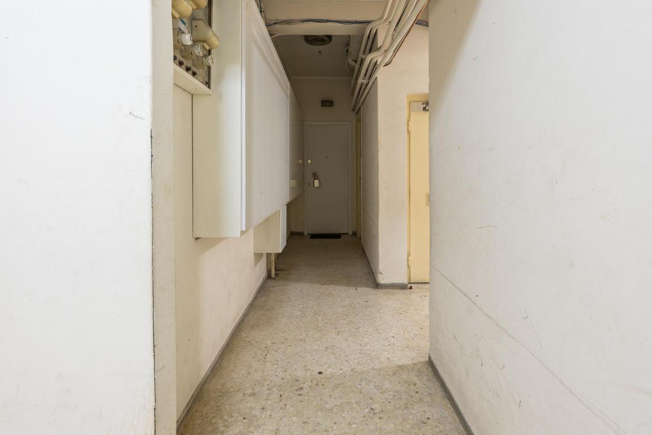 Apartment At Megaro Mousikis St Semi Basement 1Bed 2 Pers Atene Esterno foto