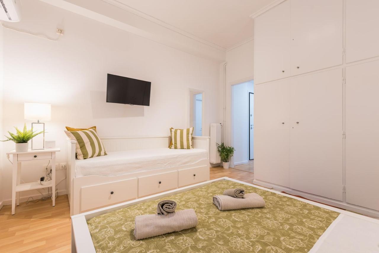Apartment At Megaro Mousikis St Semi Basement 1Bed 2 Pers Atene Esterno foto